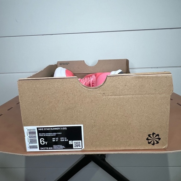 Girls Nike Starrunner 3 - Picture 2 of 9